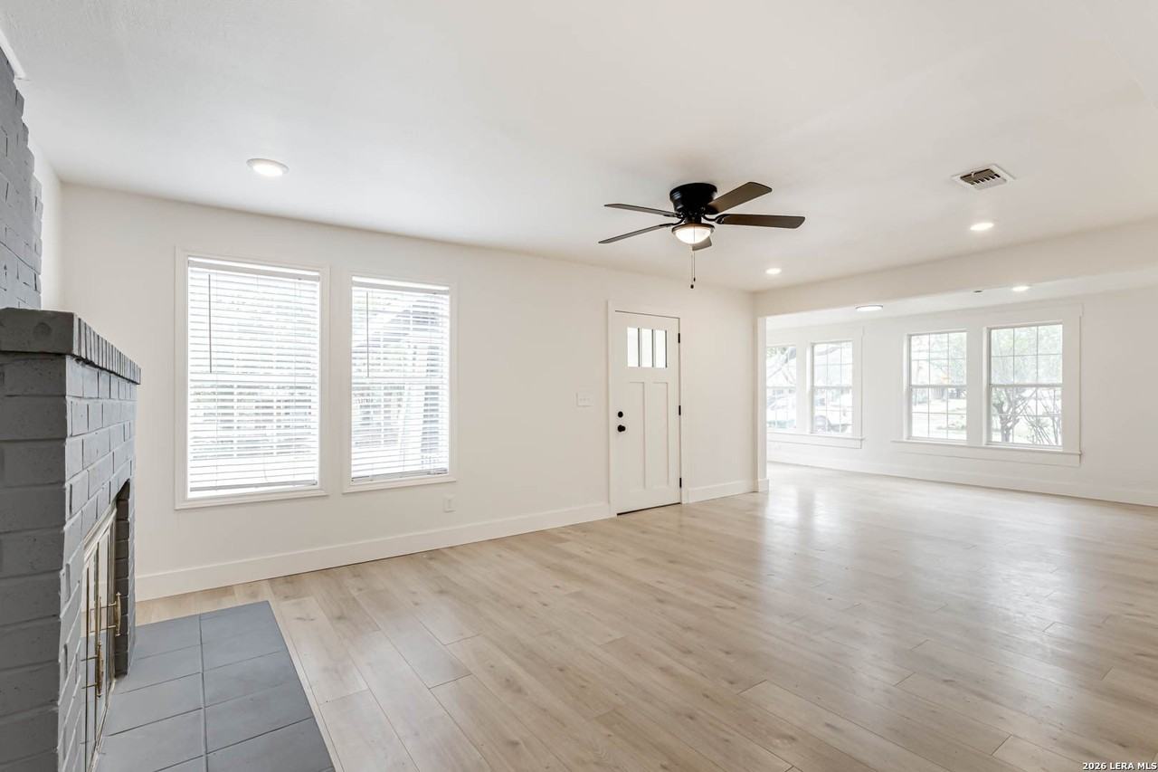 1002 Fulton Ave - Photo 5 of 28