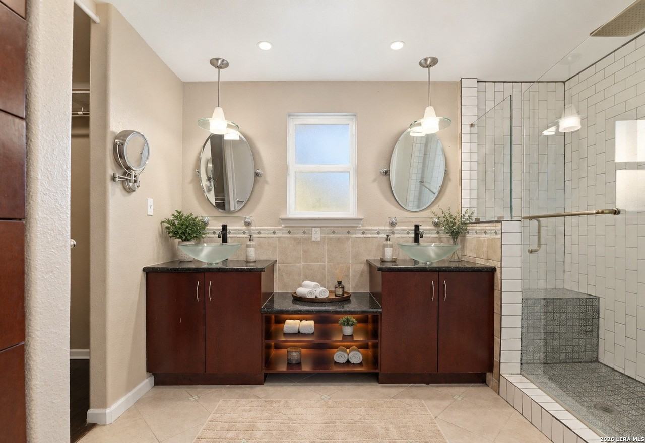 415 Calumet Pl - Photo 6 of 40
