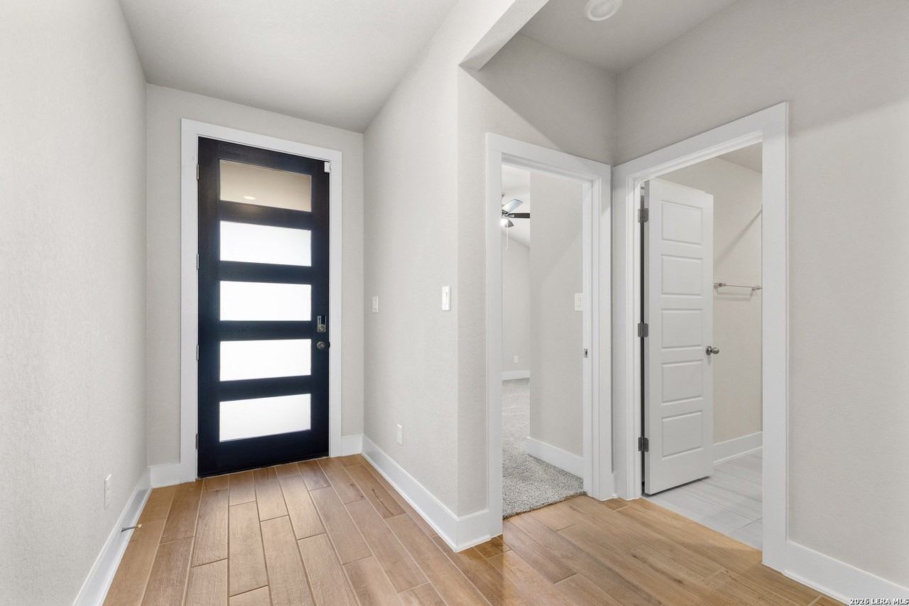 10726 Yellowtail Blvd - Photo 4 of 17
