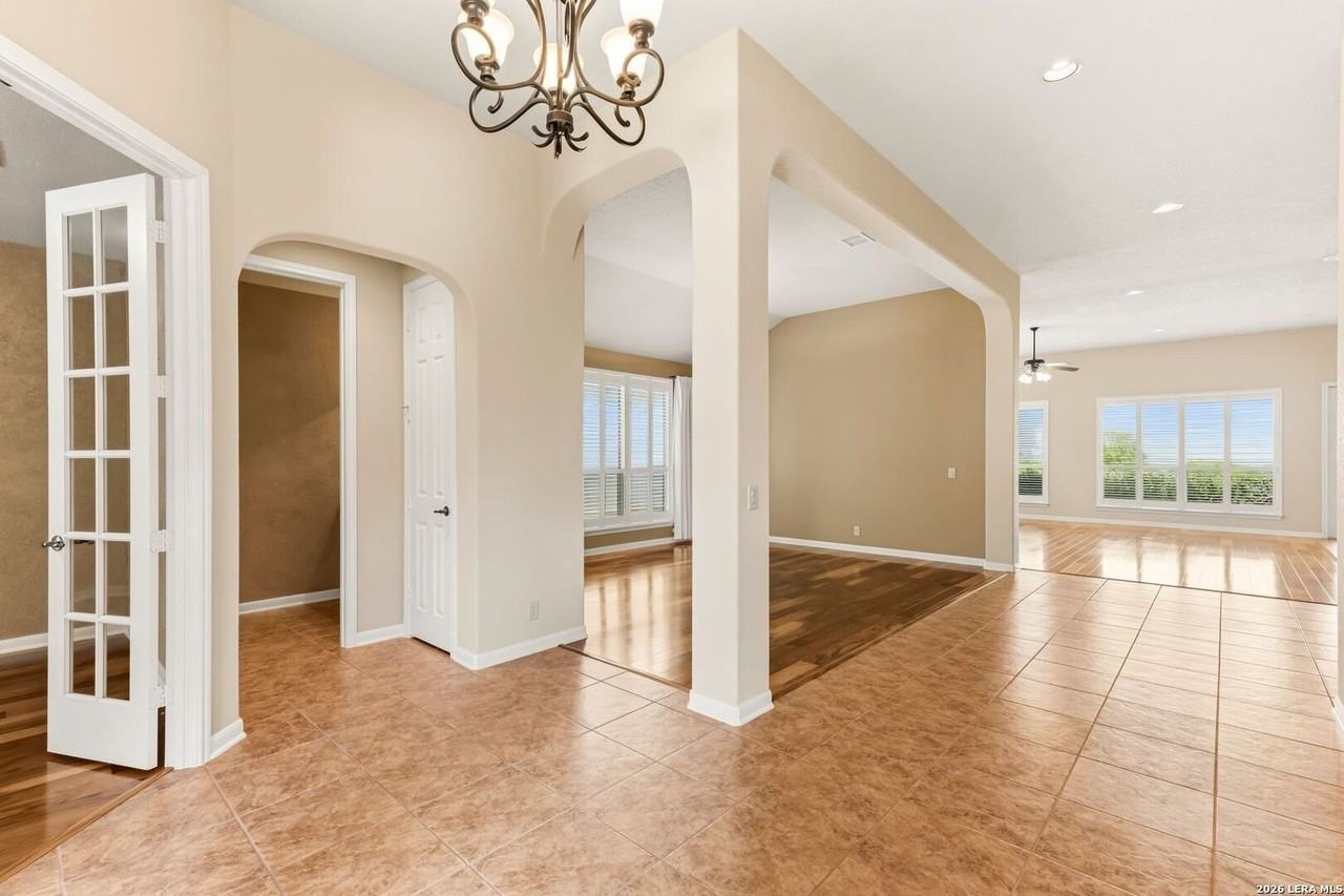 18615 Castellani - Photo 7 of 38