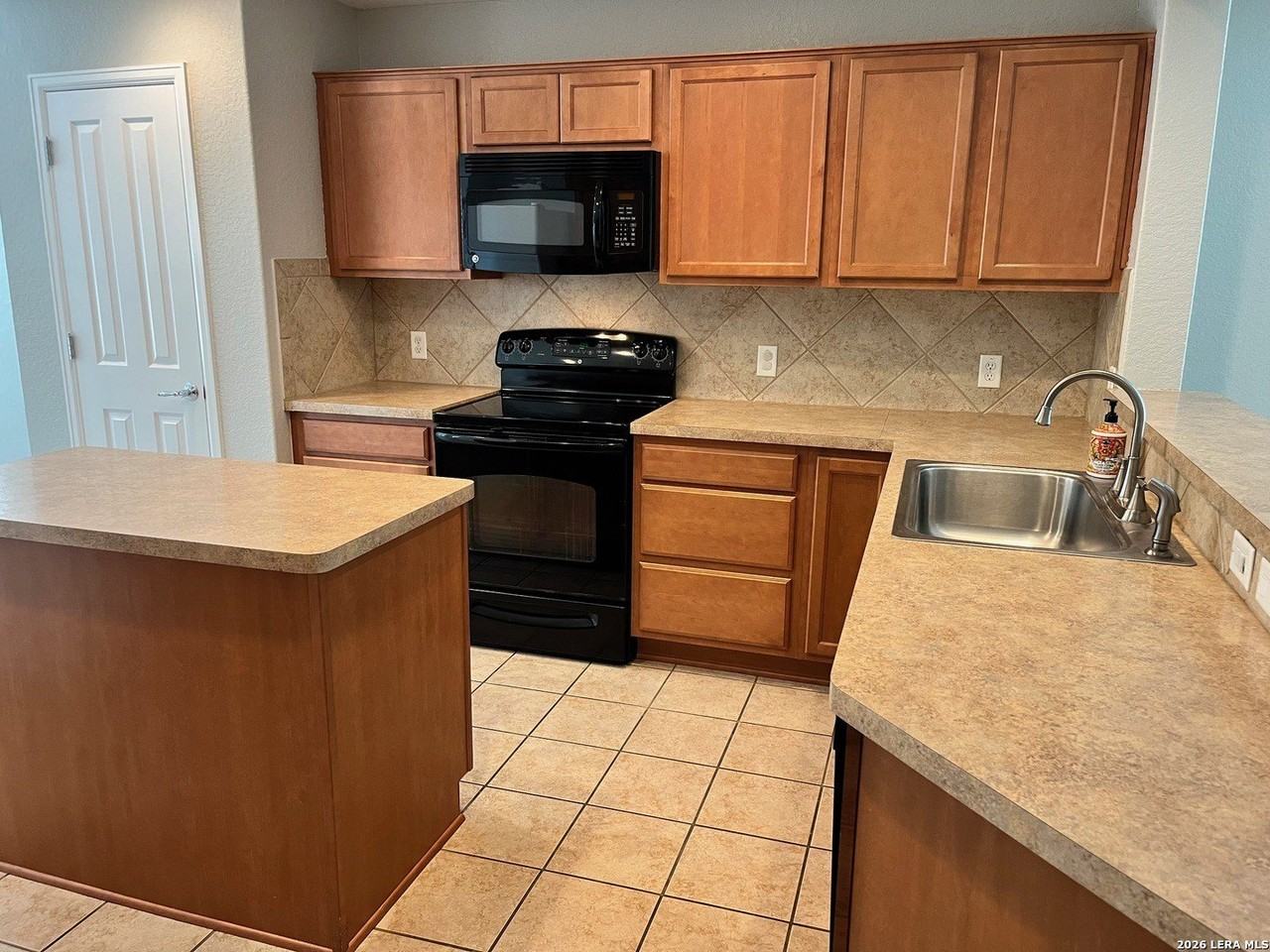 3613 Storm Rdg - Photo 2 of 22
