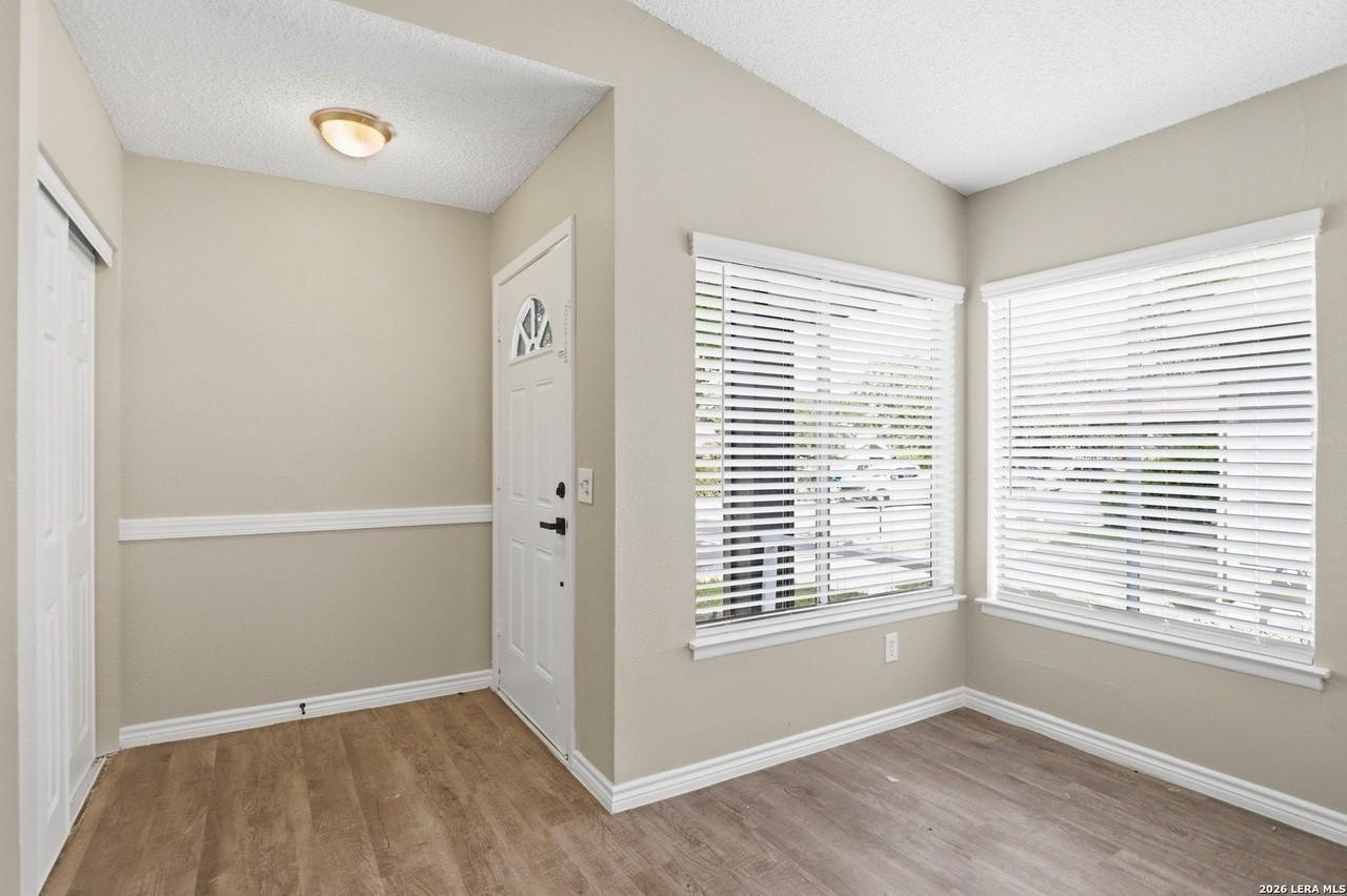 9855 Meadow Way - Photo 3 of 27