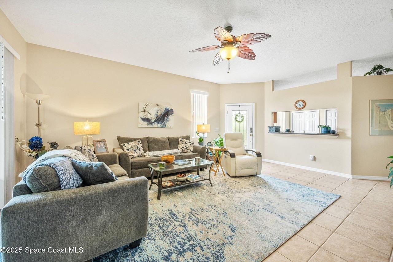 1749 Tullagee Ave - Photo 7 of 50