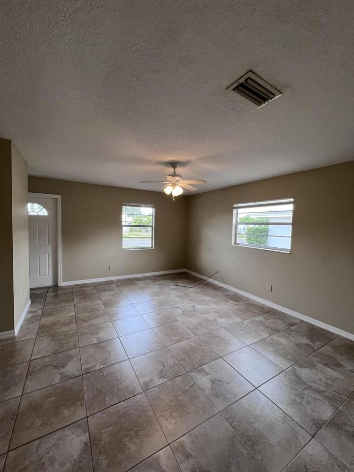 849 Tupelo Dr - Photo 2 of 13