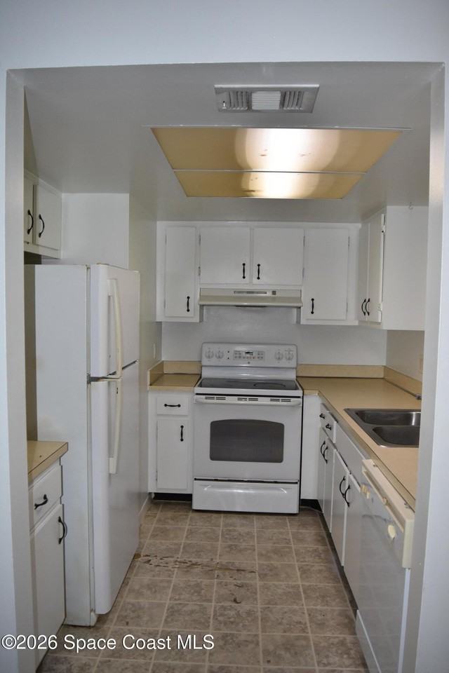 2779 Patty Ln - Photo 3 of 17
