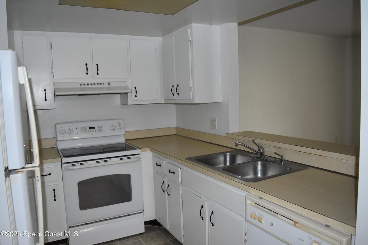 2779 Patty Ln - Photo 4 of 17