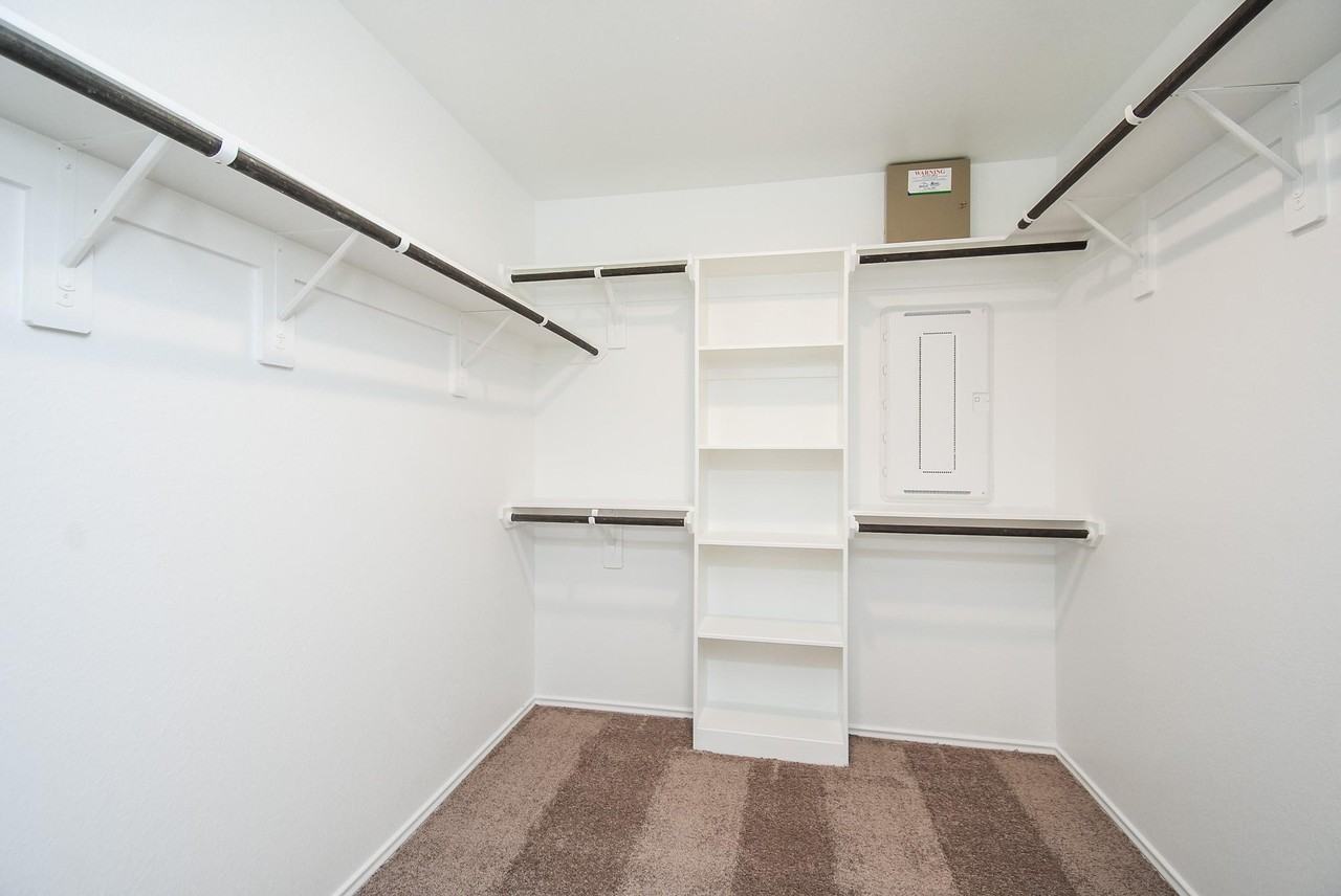 2910 Scanlan Mdw - Photo 7 of 14