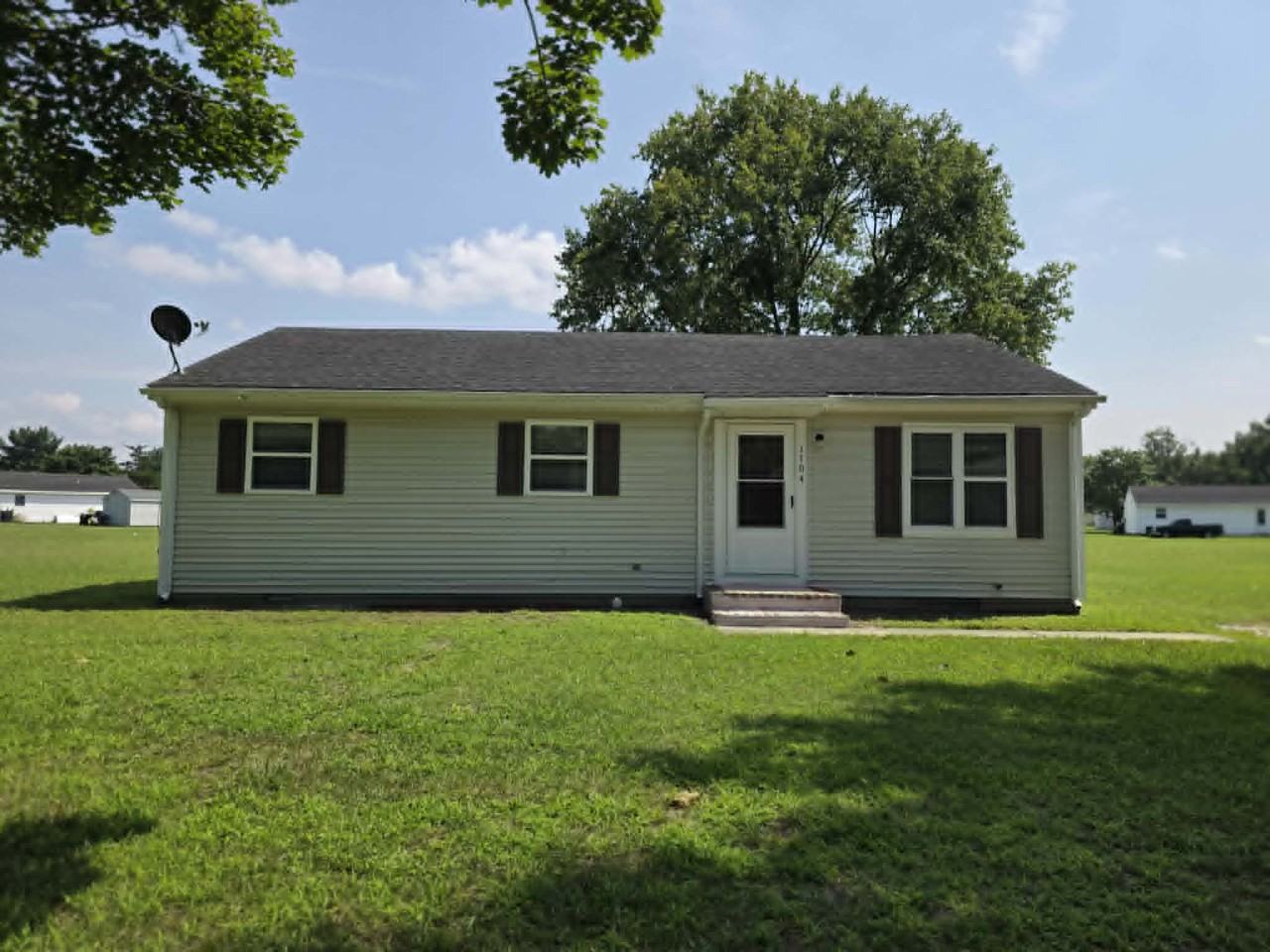 1104 Hillcrest Ave #1 - Photo 2 of 26