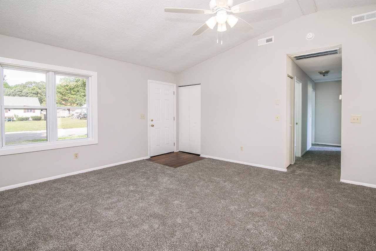 1104 Hillcrest Ave #1 - Photo 7 of 26