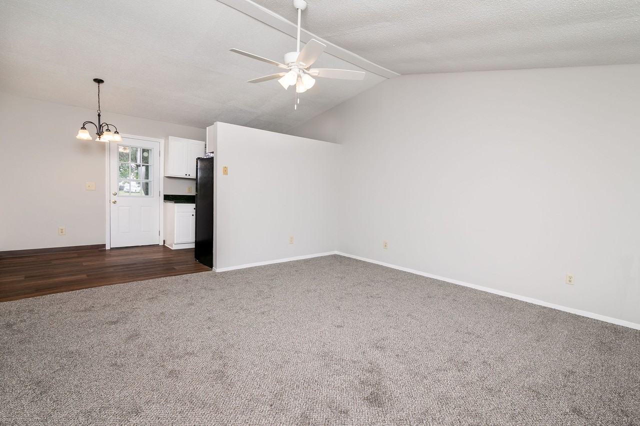 1119 Hillcrest Ave #1 - Photo 5 of 25