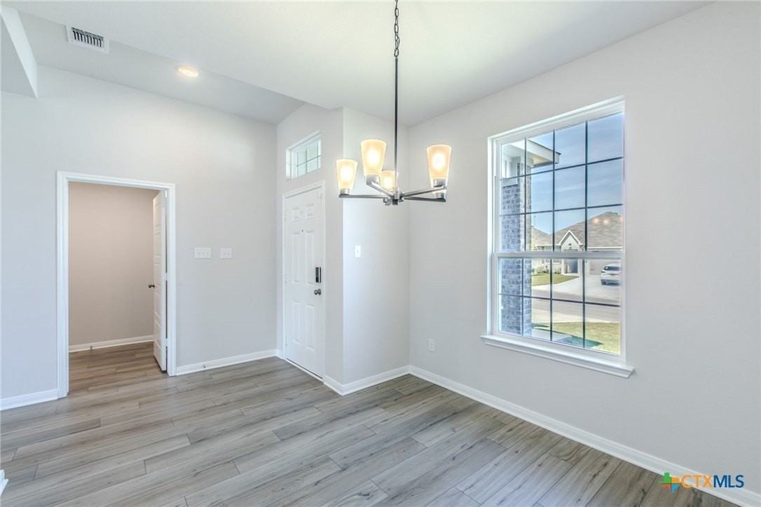 113 University Ave - Photo 2 of 21
