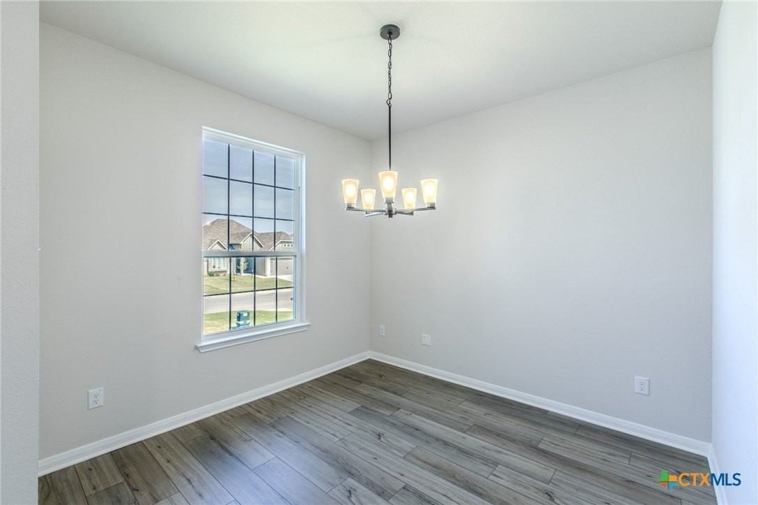113 University Ave - Photo 3 of 21