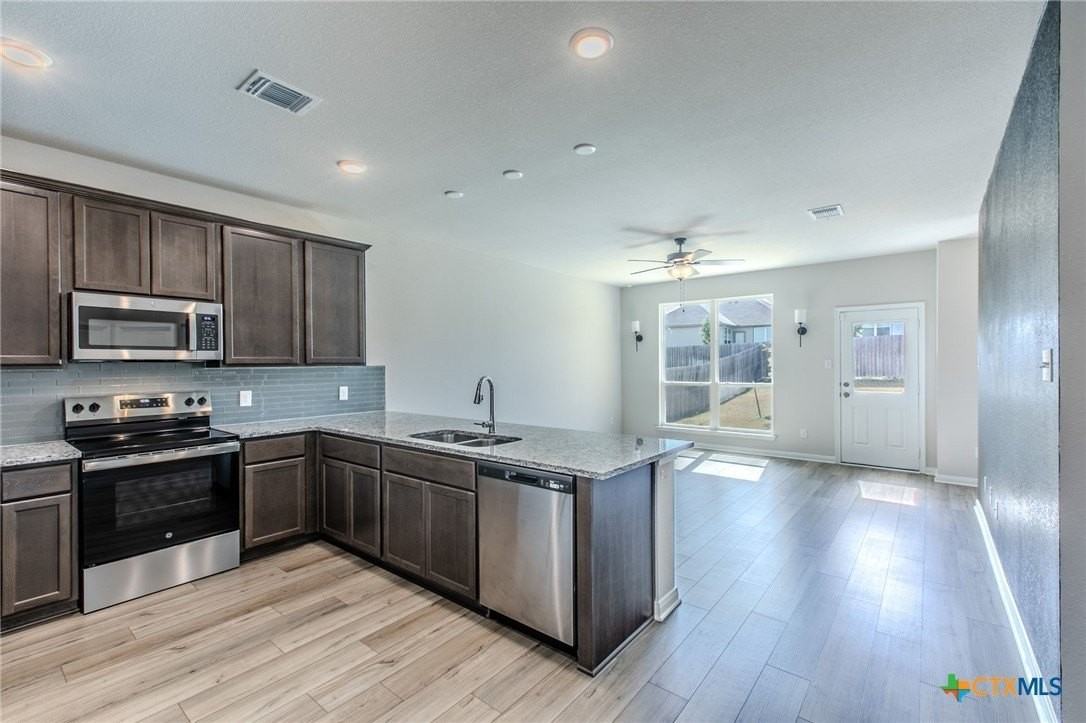 113 University Ave - Photo 7 of 21