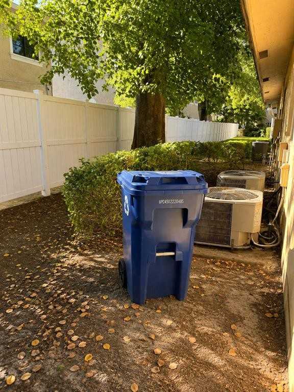 3540 Nw 114th Ln - Photo 4 of 12