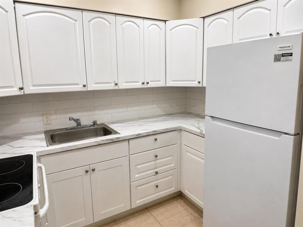 3540 Nw 114th Ln - Photo 6 of 12