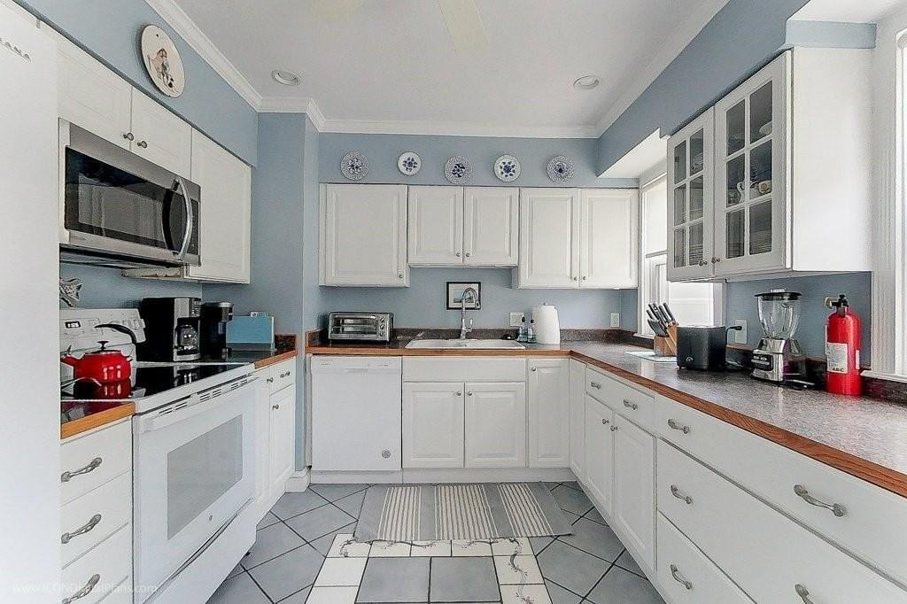 51 Powel Ave - Photo 2 of 35