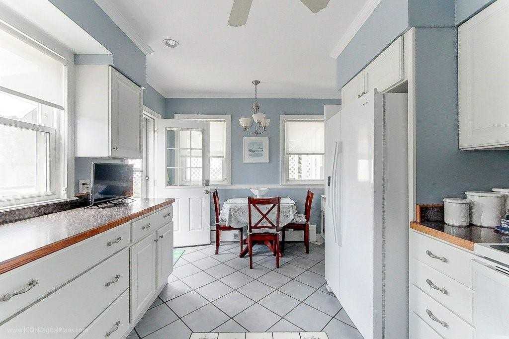 51 Powel Ave - Photo 3 of 35