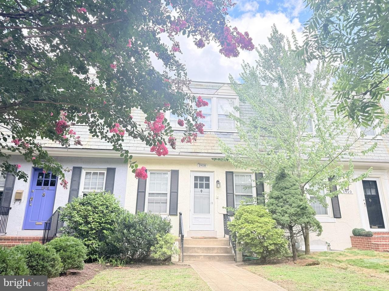 1908 37th St Nw - Photo 2 of 31