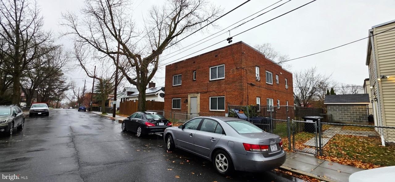 3207 11th Pl Se #3 - Photo 3 of 19