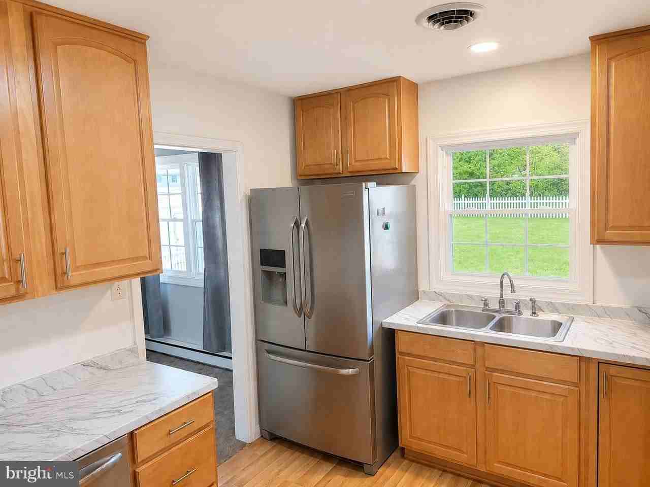 903 Janeka Ln - Photo 6 of 14