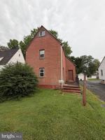 featured image of 81 E Park Pl