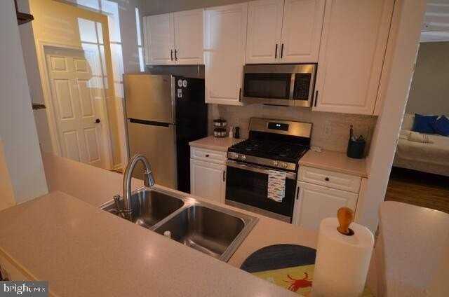 300 Pebble Dr - Photo 2 of 16