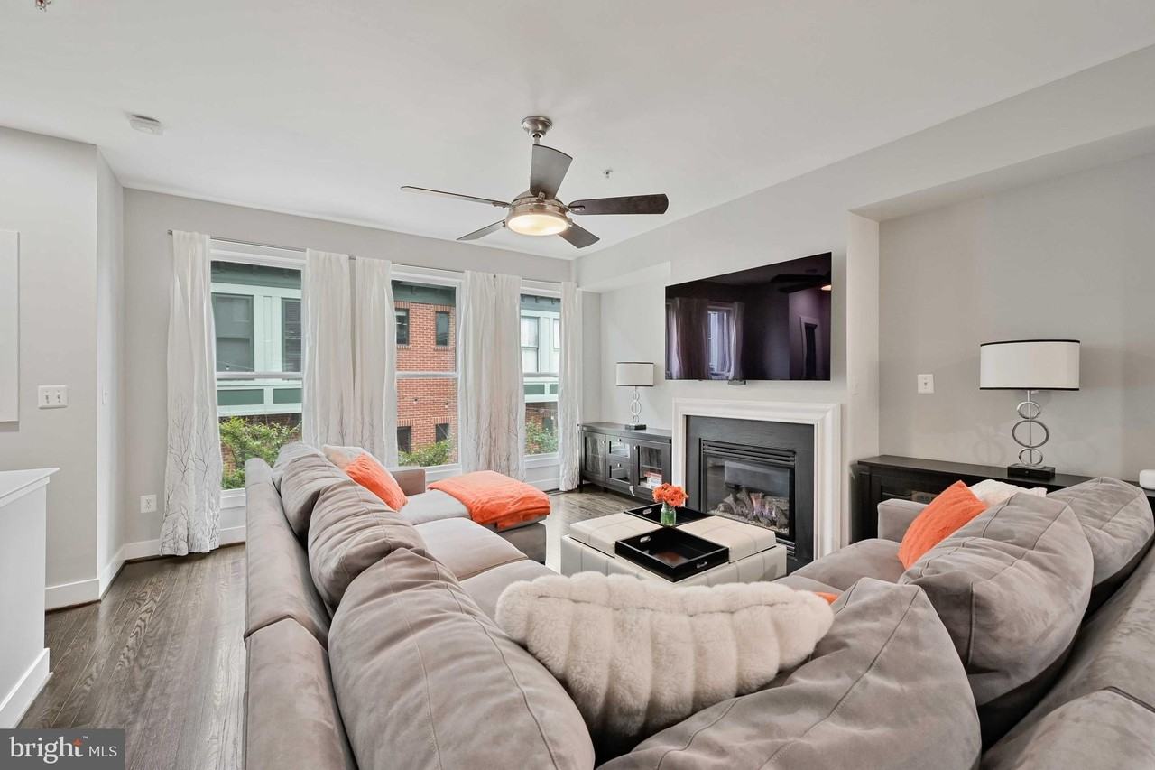 27 Yogurt Ln - Photo 3 of 42