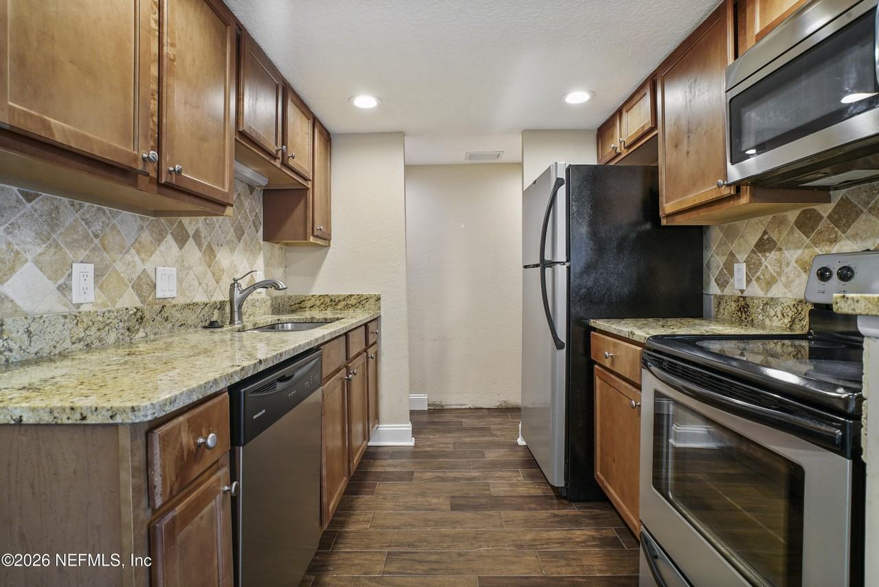 3737 Loretto Rd ##802 - Photo 3 of 18