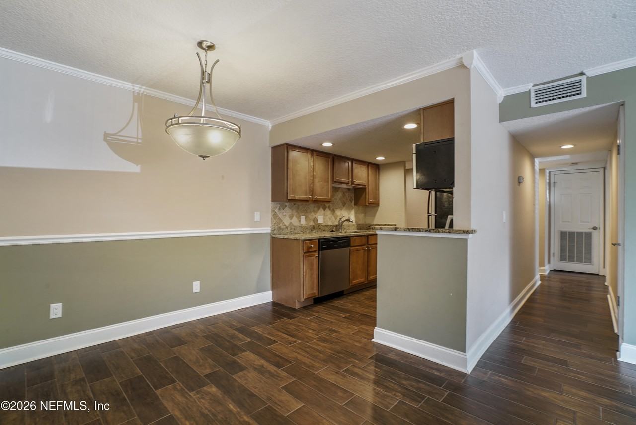 3737 Loretto Rd ##802 - Photo 7 of 18