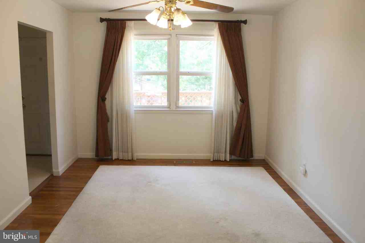 1120 Linkside Dr - Photo 3 of 29