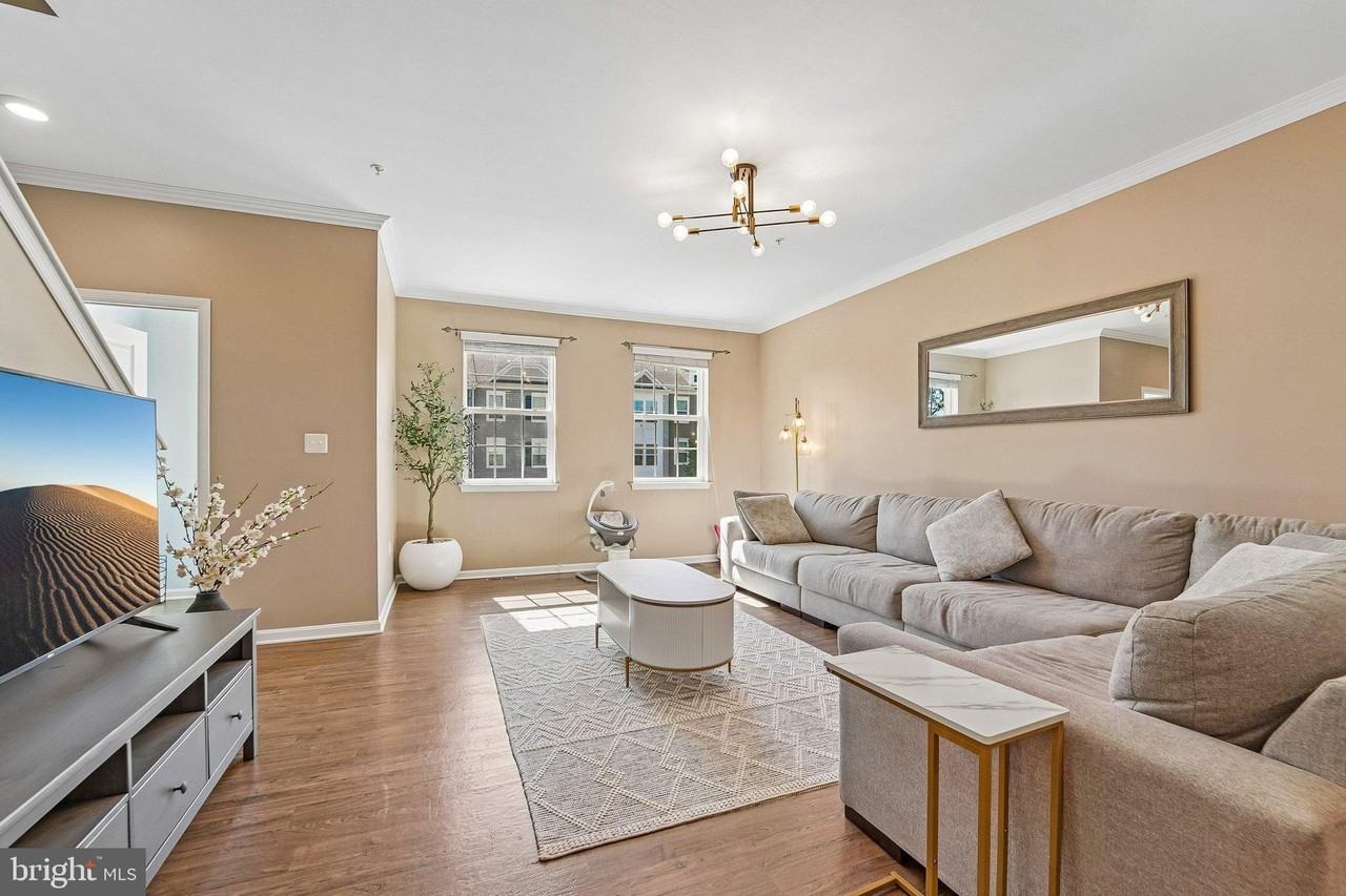 5733 Nicken Ct - Photo 2 of 23
