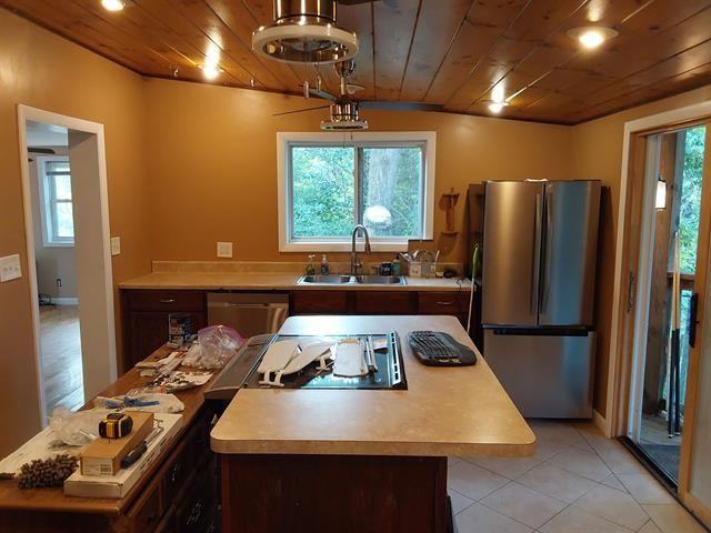 151 Buck St - Photo 3 of 18