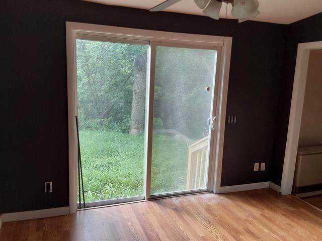 151 Buck St - Photo 4 of 18