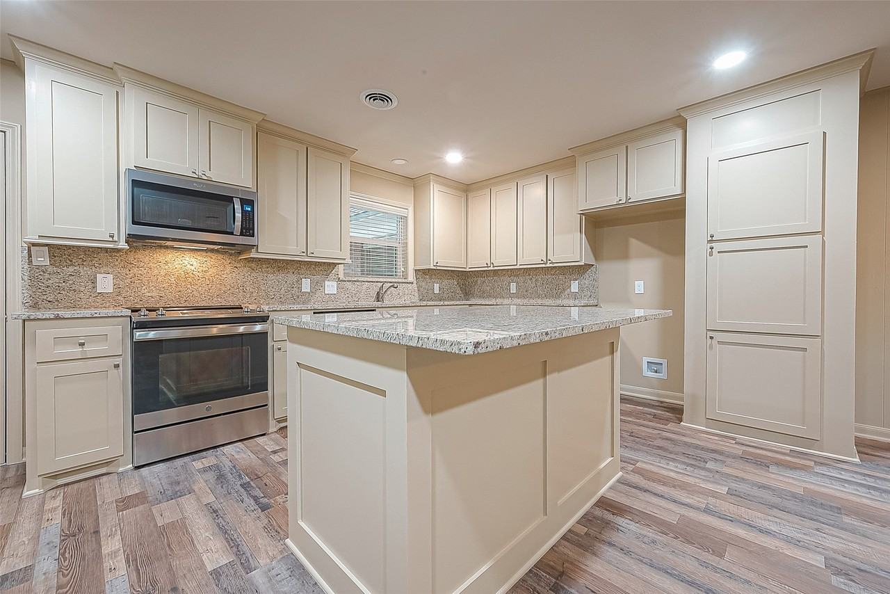 722 Venice St - Photo 3 of 37