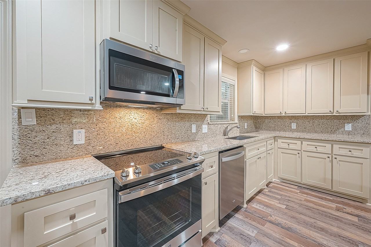 722 Venice St - Photo 6 of 37