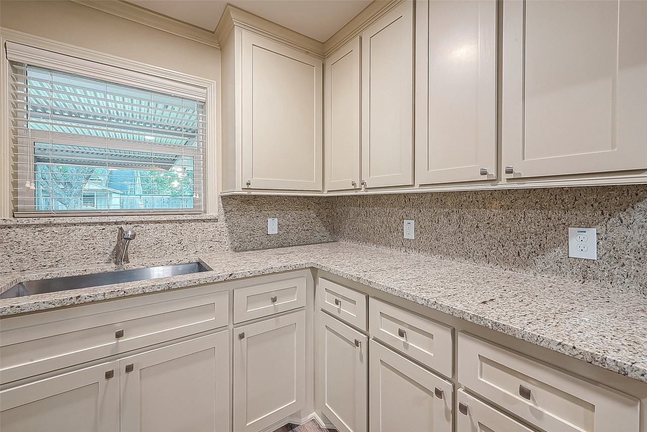 722 Venice St - Photo 7 of 37