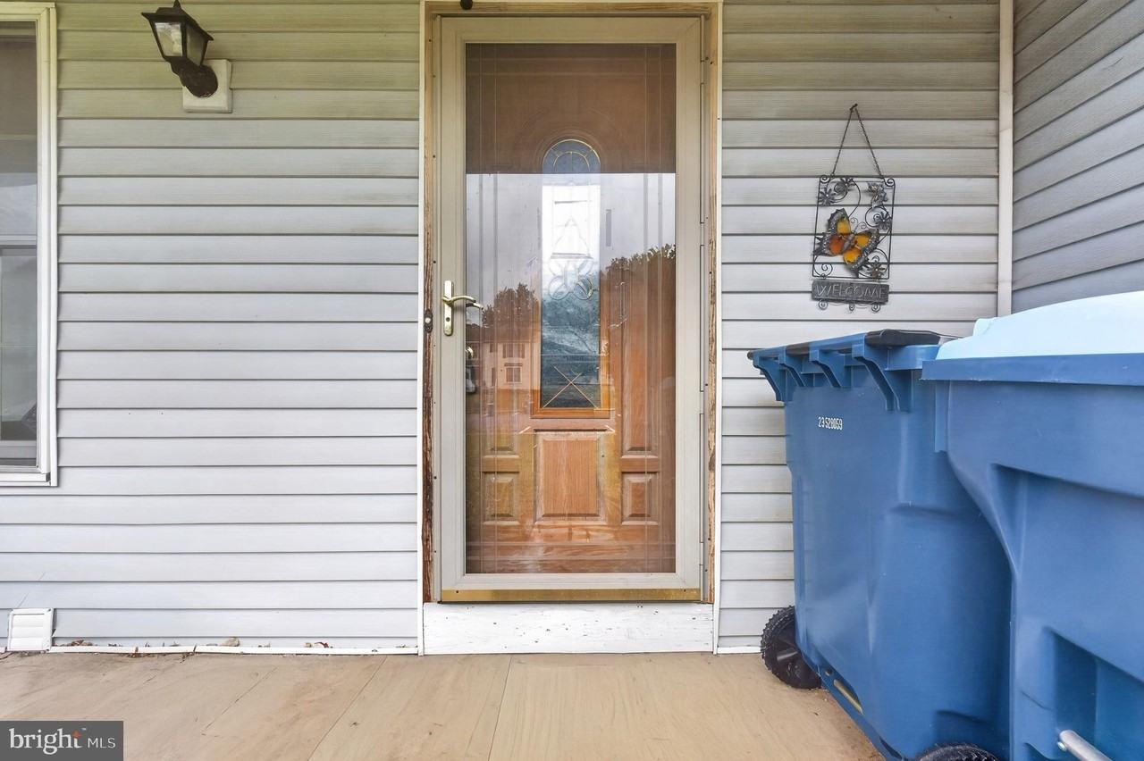 8 Cypress Dr - Photo 5 of 35