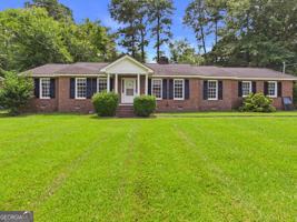 featured image of 1881 Tanglewood Rd