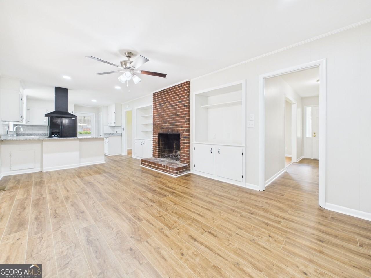 1881 Tanglewood Rd - Photo 5 of 17