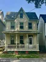 featured image of 206 N Mill St