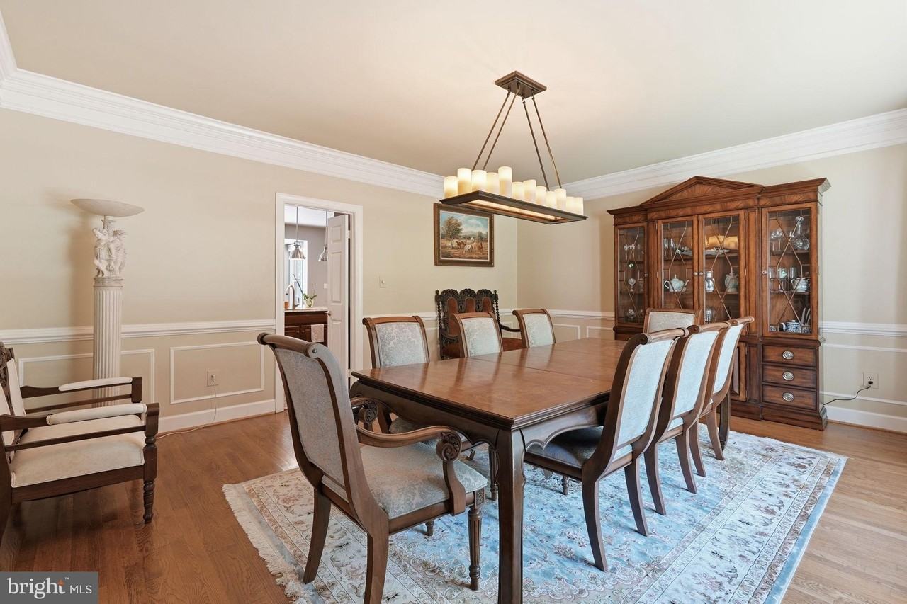10117 Meyer Point Ter - Photo 3 of 39