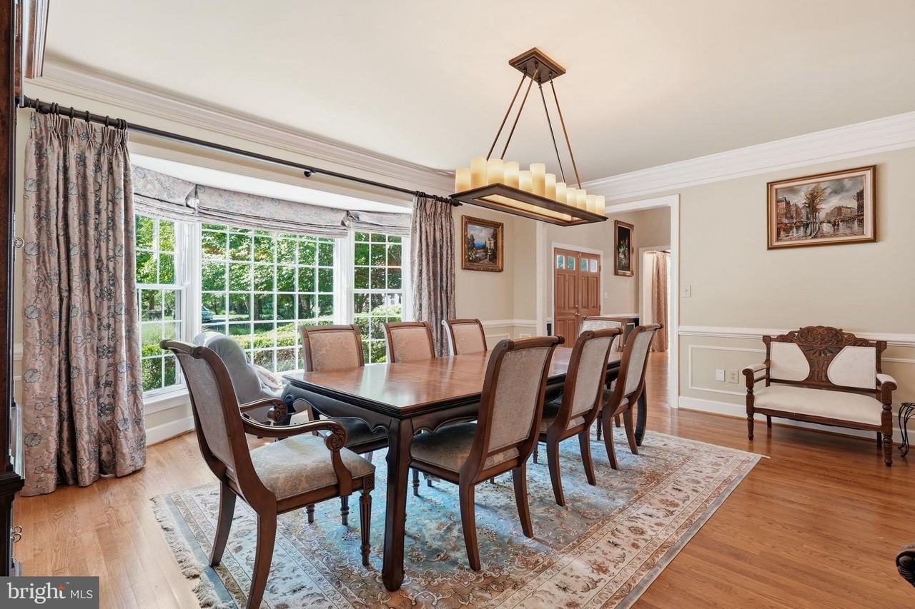 10117 Meyer Point Ter - Photo 4 of 39