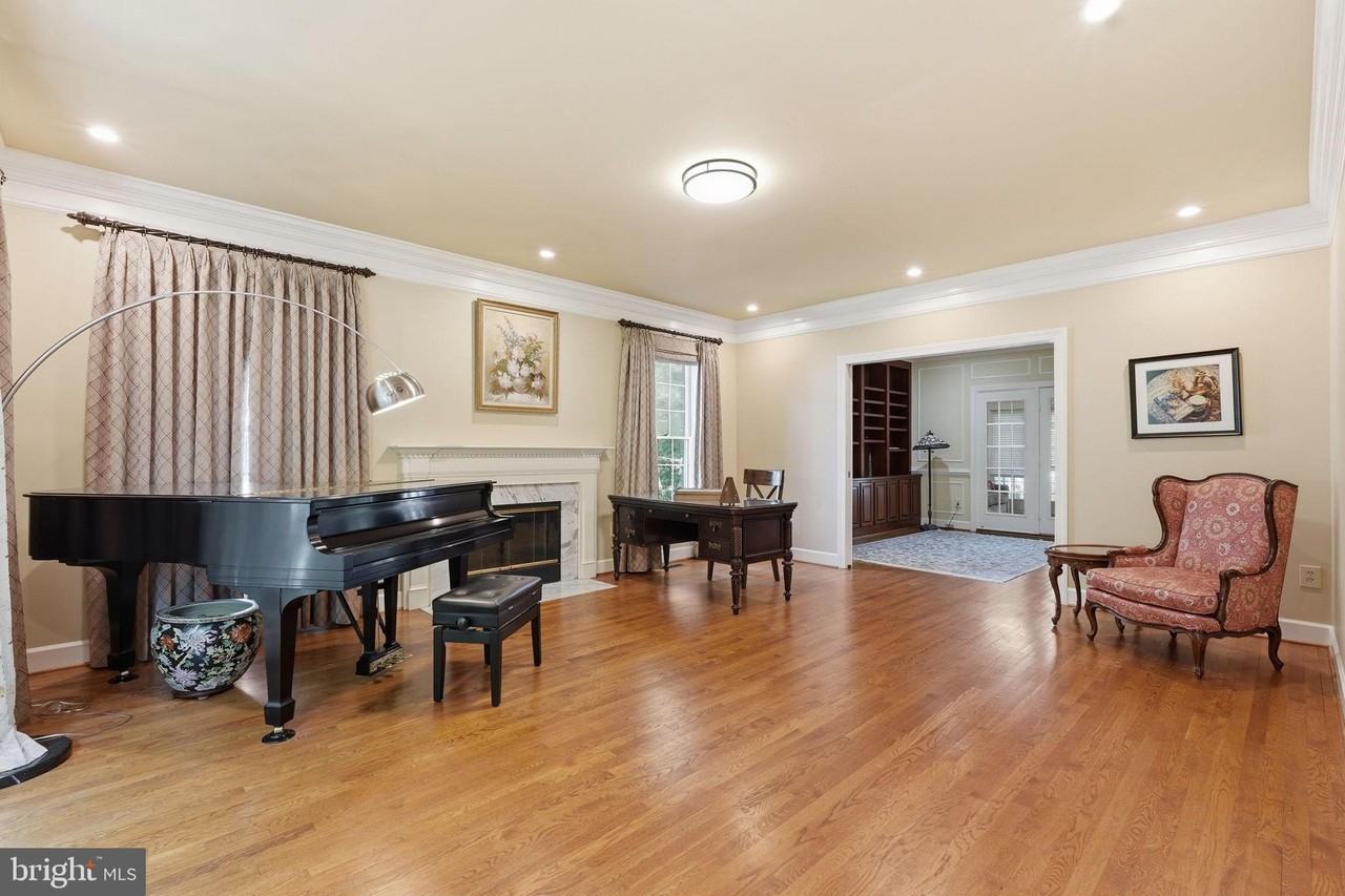 10117 Meyer Point Ter - Photo 5 of 39