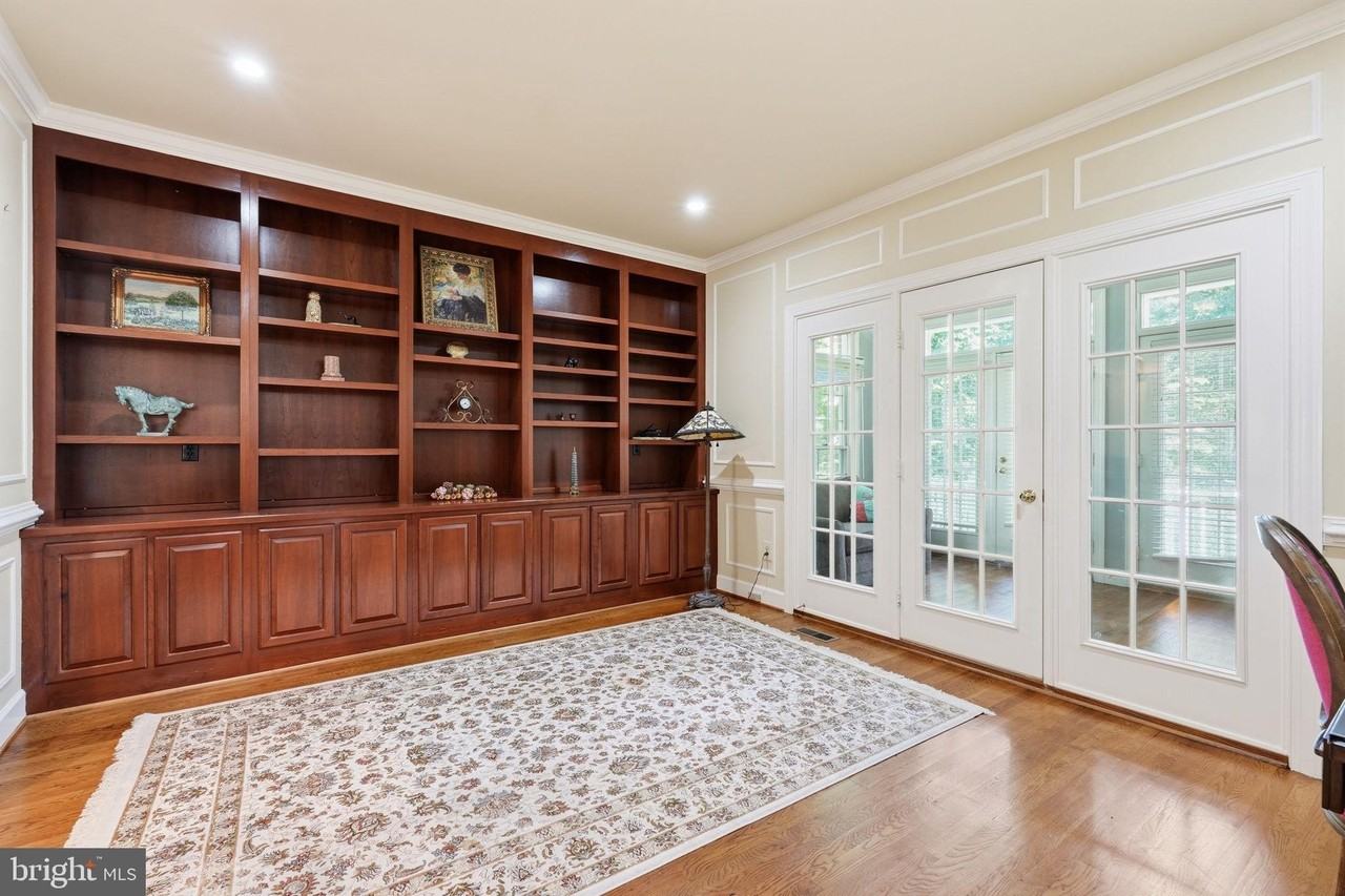 10117 Meyer Point Ter - Photo 7 of 39