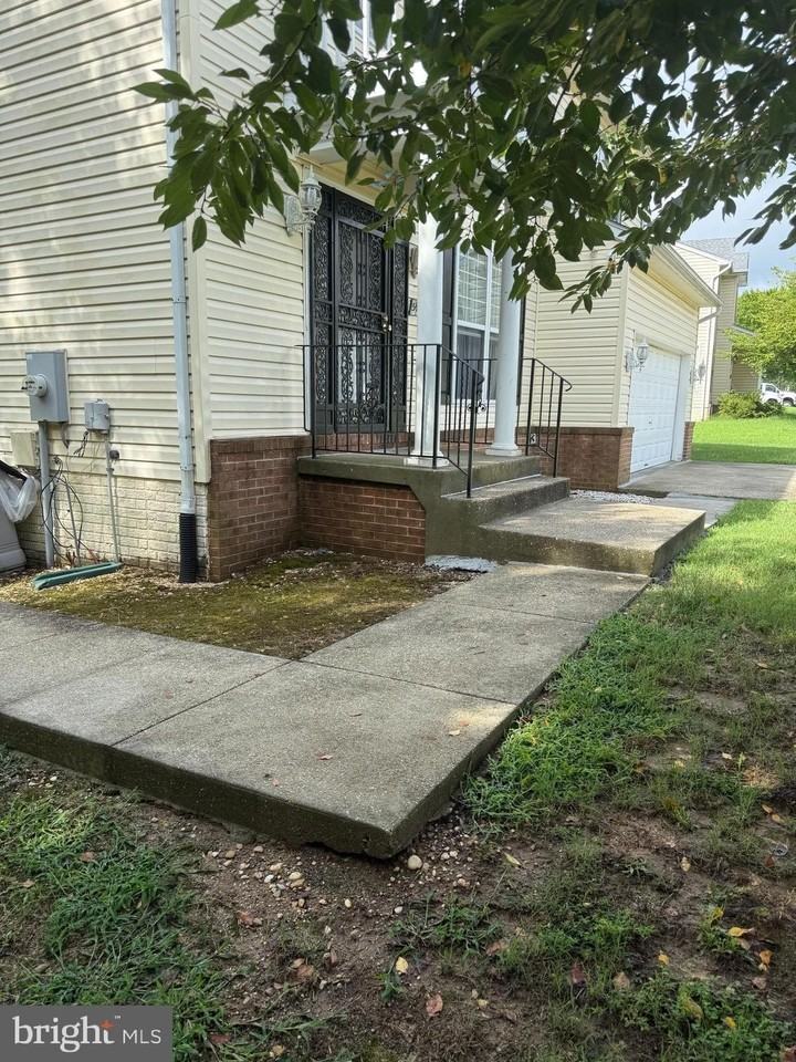 5909 Plata St - Photo 2 of 35