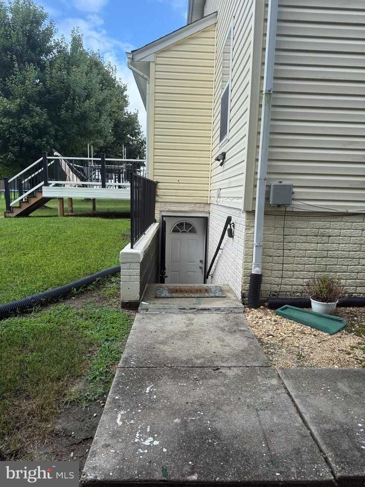 5909 Plata St - Photo 6 of 35