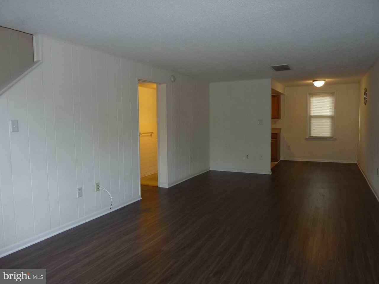 809 Logan St #2B - Photo 4 of 18