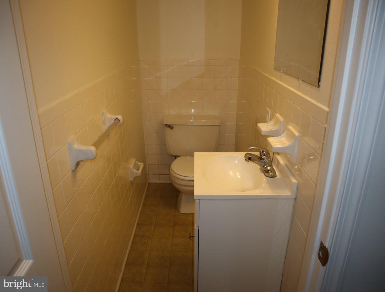 809 Logan St #2B - Photo 5 of 18