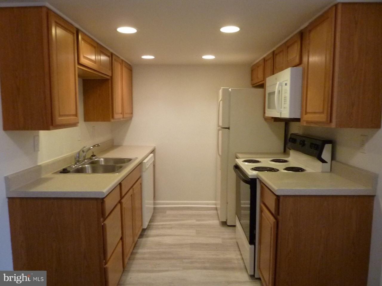 809 Logan St #2B - Photo 7 of 18