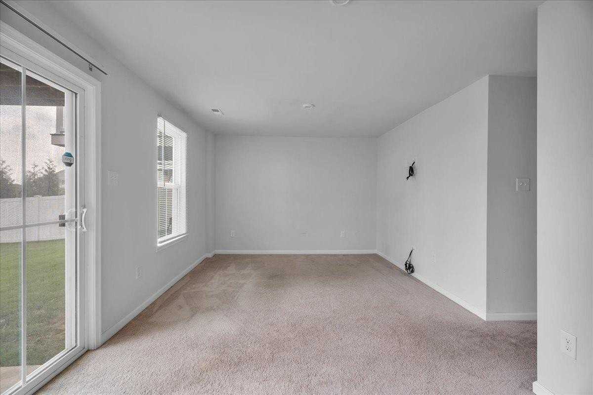 7 Hamilton Ct - Photo 7 of 19